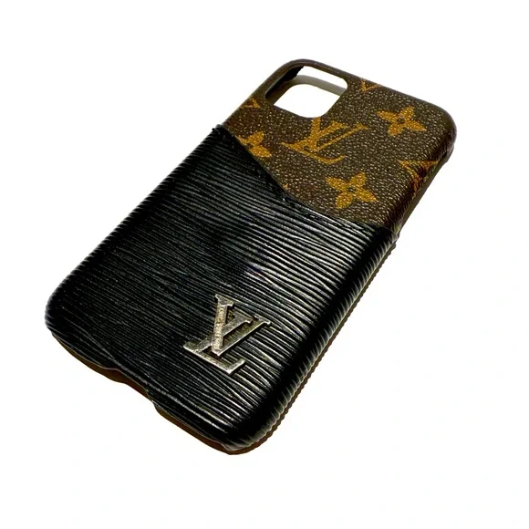 Louis Vuitton Monogram IPhone 11 Case - Picture 3 of 7